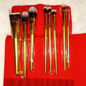 Luxie glitter and gold  8 piece makeup brush set with case BRAND NEW